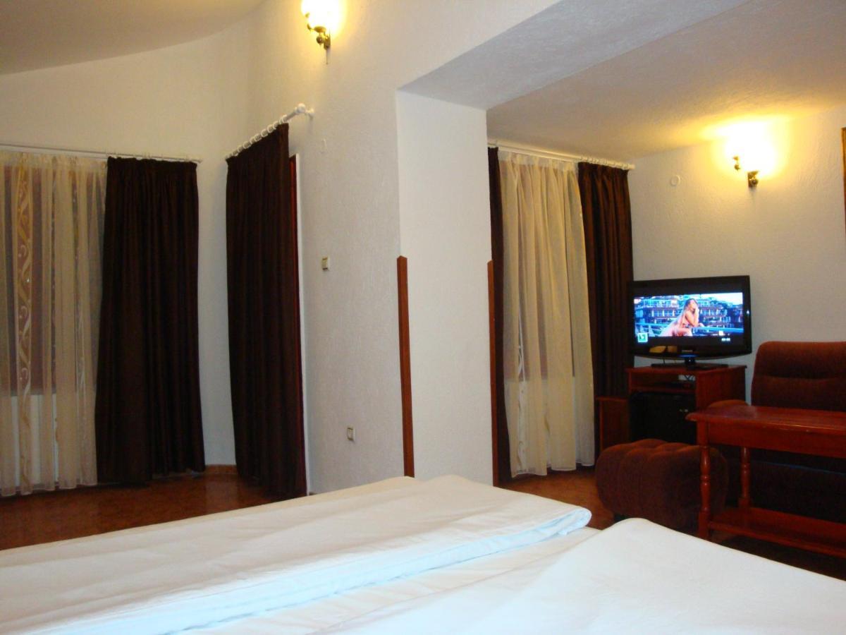 Family Hotel Diana Lyaskovo  Εξωτερικό φωτογραφία