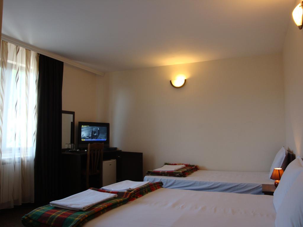 Family Hotel Diana Lyaskovo  Εξωτερικό φωτογραφία