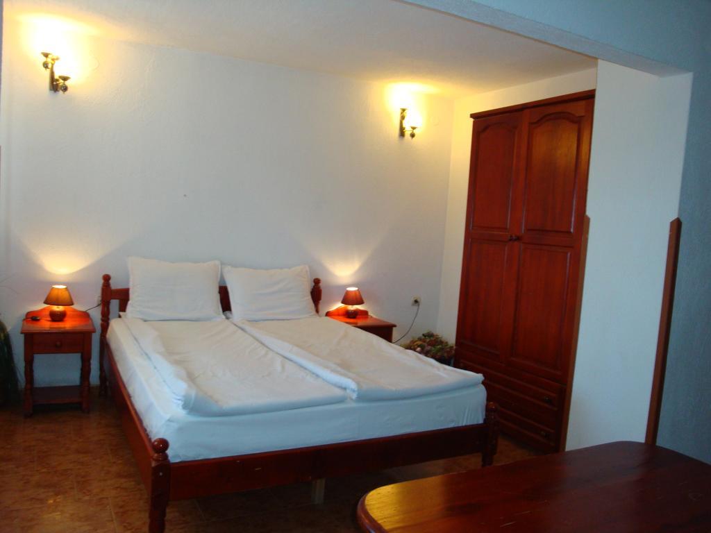 Family Hotel Diana Lyaskovo  Εξωτερικό φωτογραφία
