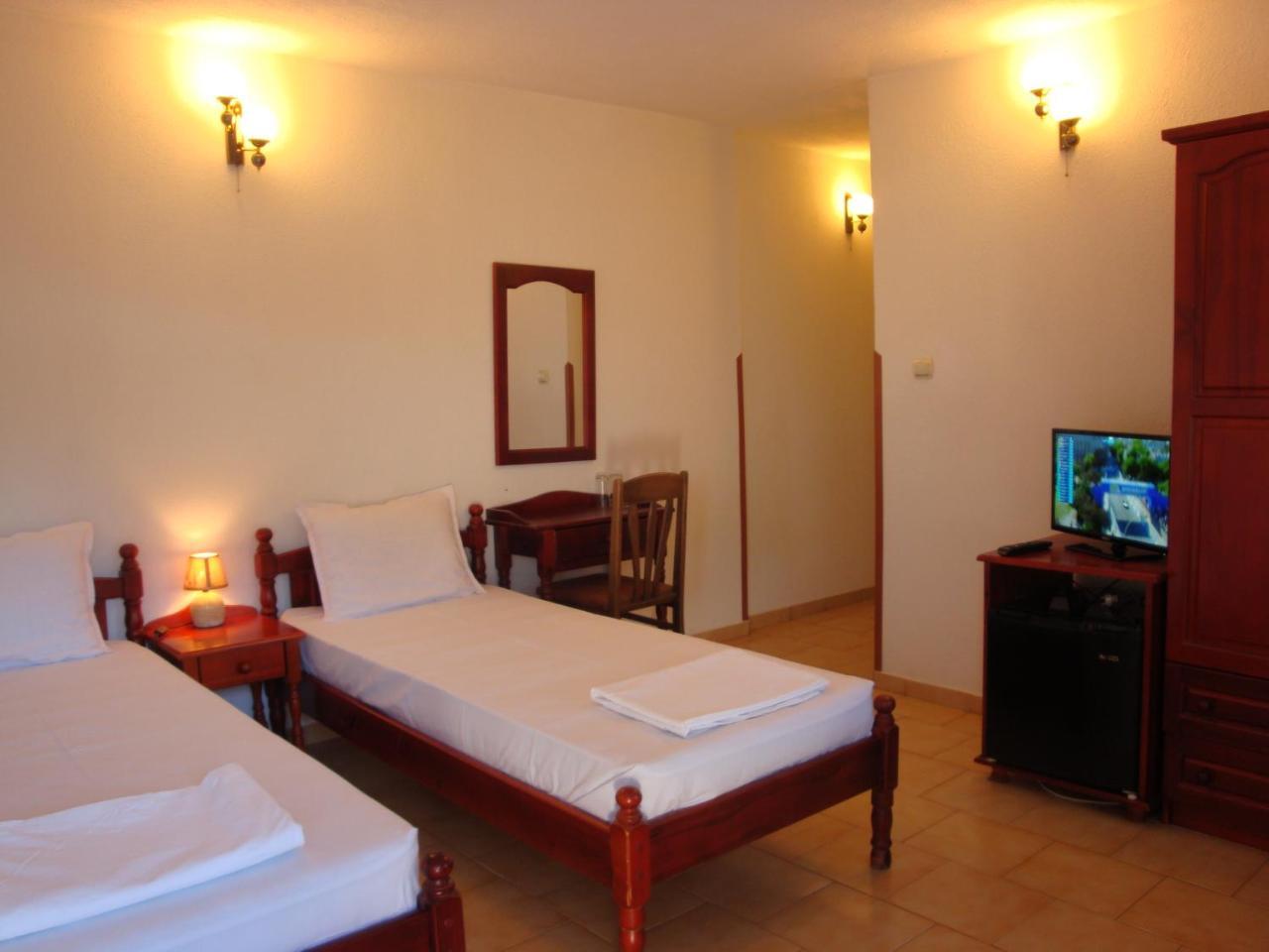Family Hotel Diana Lyaskovo  Εξωτερικό φωτογραφία